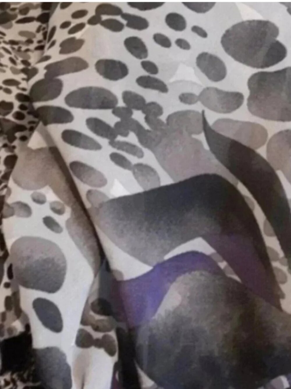 Miley Cyrus Max Azria Printed Blouse - Picture 5 of 5